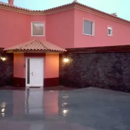 Linda Casa Com Piscina E Vistas De Tirar O Folego